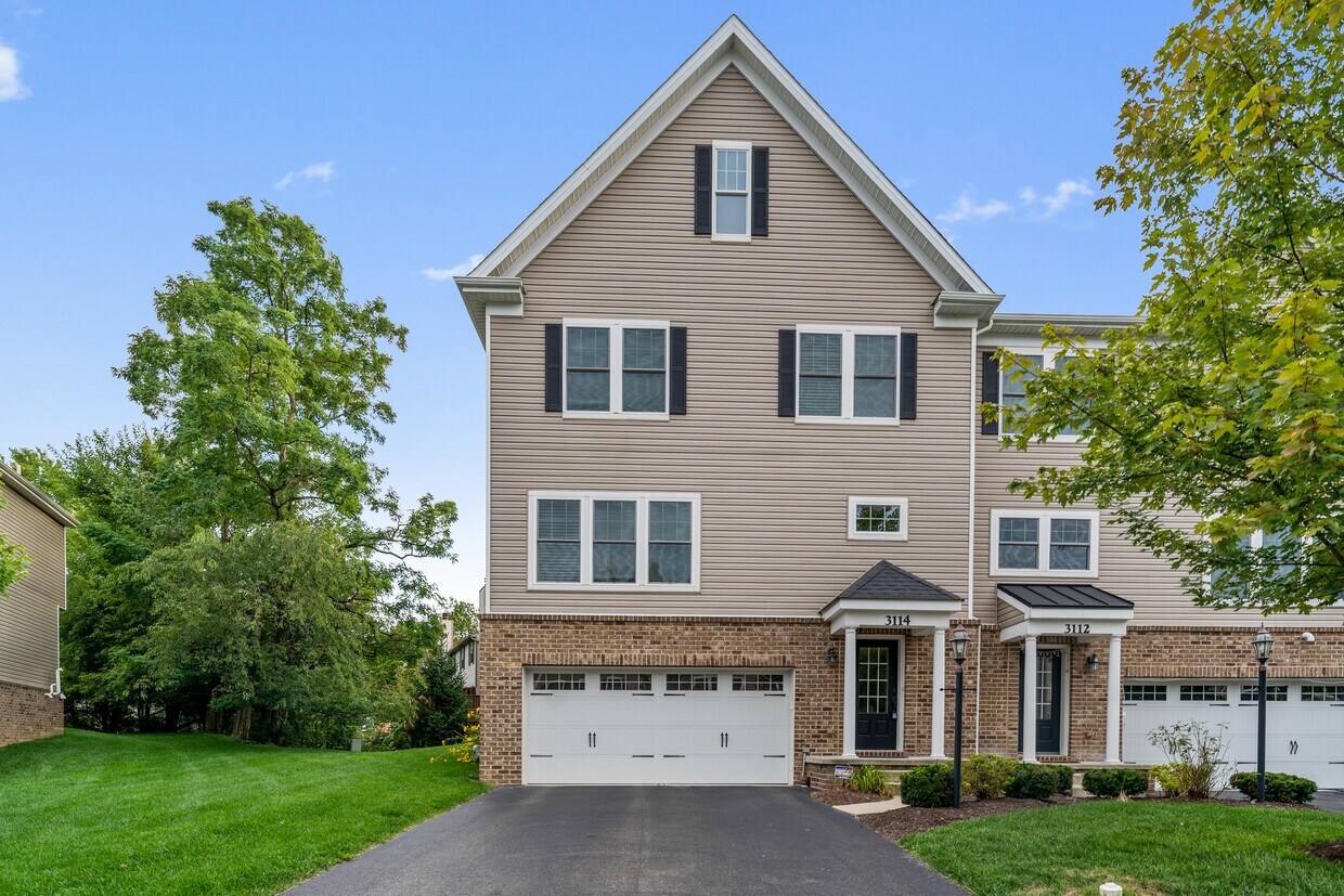 Primary Photo - 3114 Raintree Dr