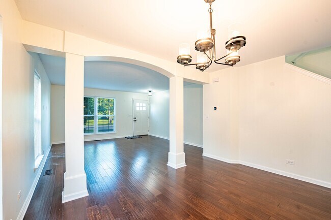 Foto del edificio - 965 Summerhill Dr