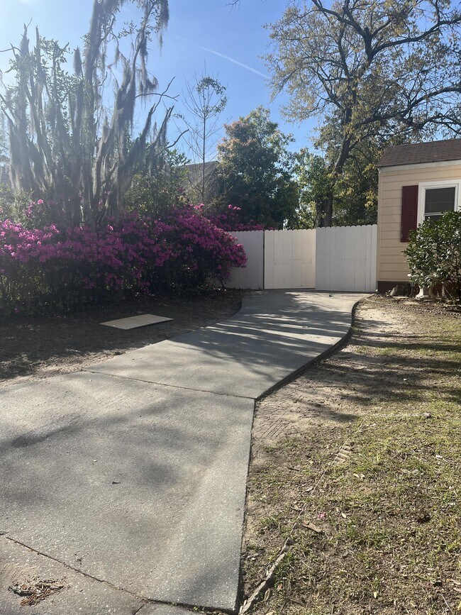 Foto del edificio - 2313 E 40th St