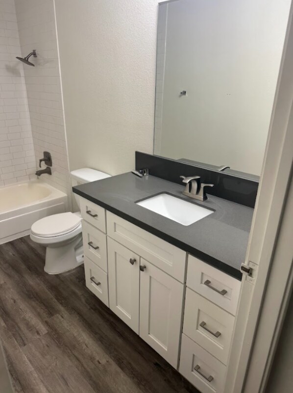 Building Photo - 1750 Karen Ave