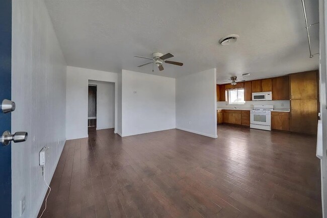 Building Photo - 1101 Snead Dr