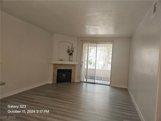 Building Photo - 1830 N Buffalo Dr