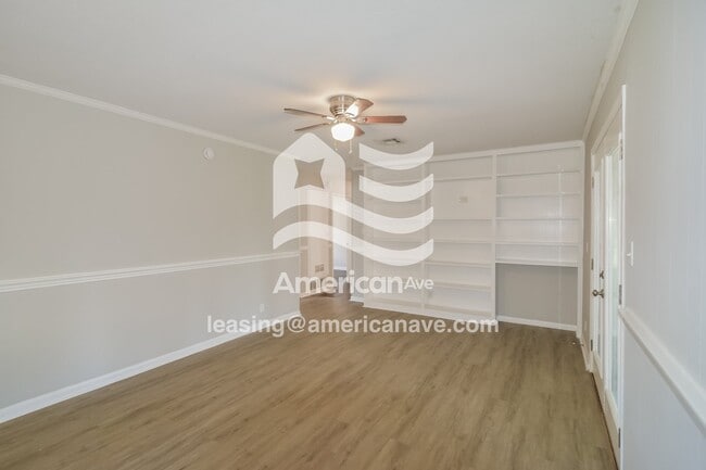 Building Photo - 227 Marian Dr