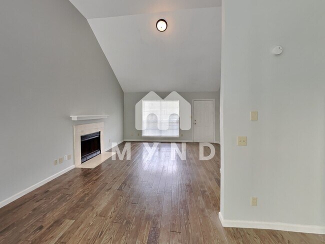 Foto del edificio - 6837 Brittany Pl