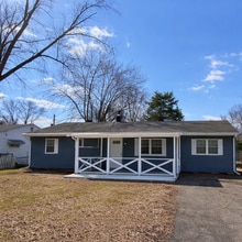 Building Photo - 1614 Parklane Dr