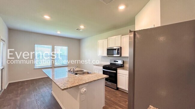 Foto del edificio - 3 Bed/2.5 Bath Home with Fenced Yard & Garage / Vouchers Accepted / Available Now!