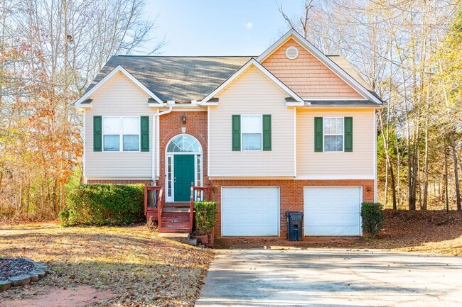 Building Photo - Spacious 4 Bedroom, 3 Bathroom Home in Cov...