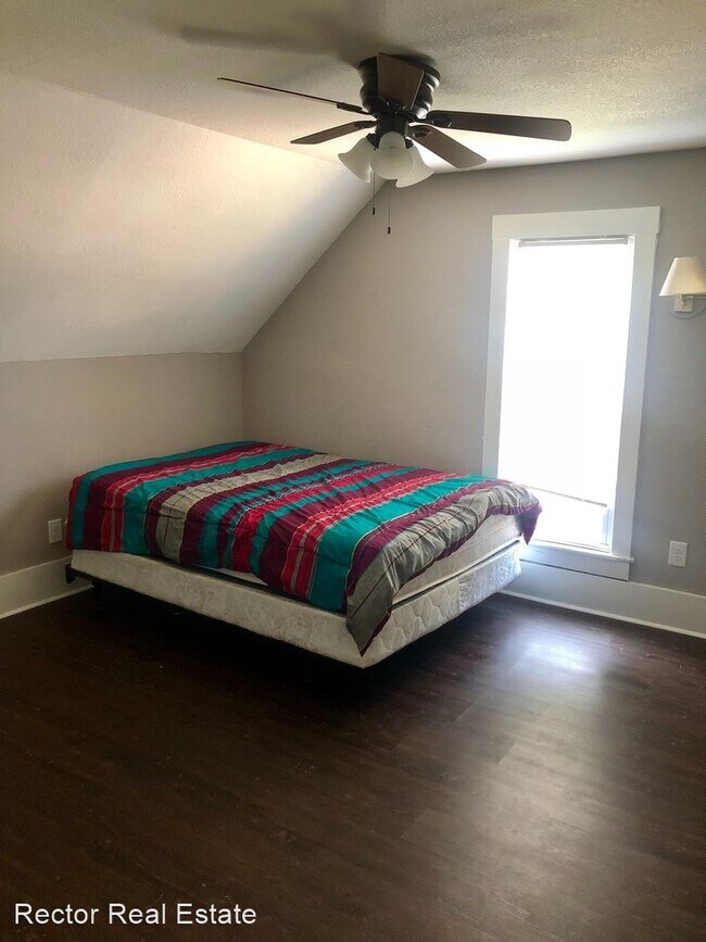 Foto del edificio - 4 br, 2 bath House - 812 W. Stoughton St.