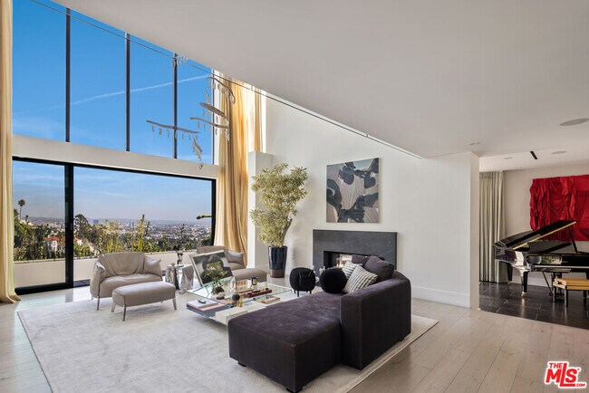 Foto del edificio - 8080 Laurel View Dr