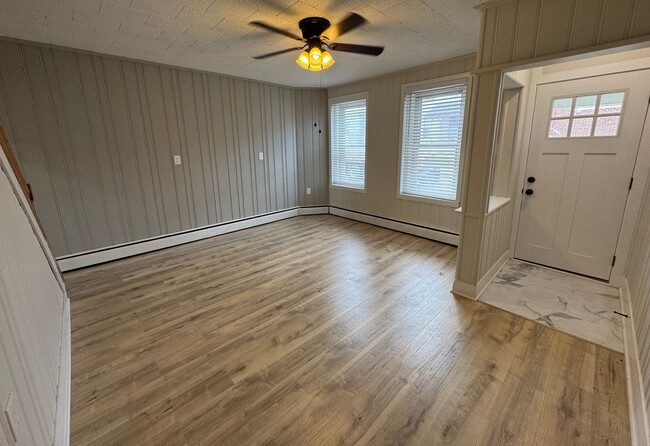 Building Photo - Modern 2 bed, 1.5 Bath Home in the Heart o...