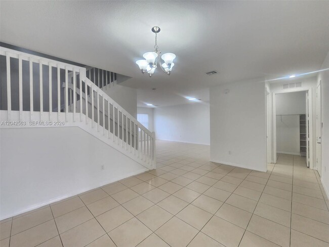 Building Photo - 641 NE 191st Ter