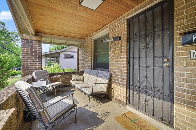 Building Photo - Charming Platte Park Bungalow Just Steps from South Pearl Street
