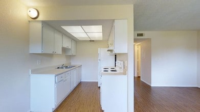 The Meridian at 2825 photo'