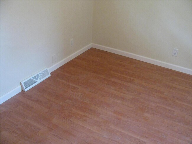 Building Photo - 5860 Vera Jane Dr