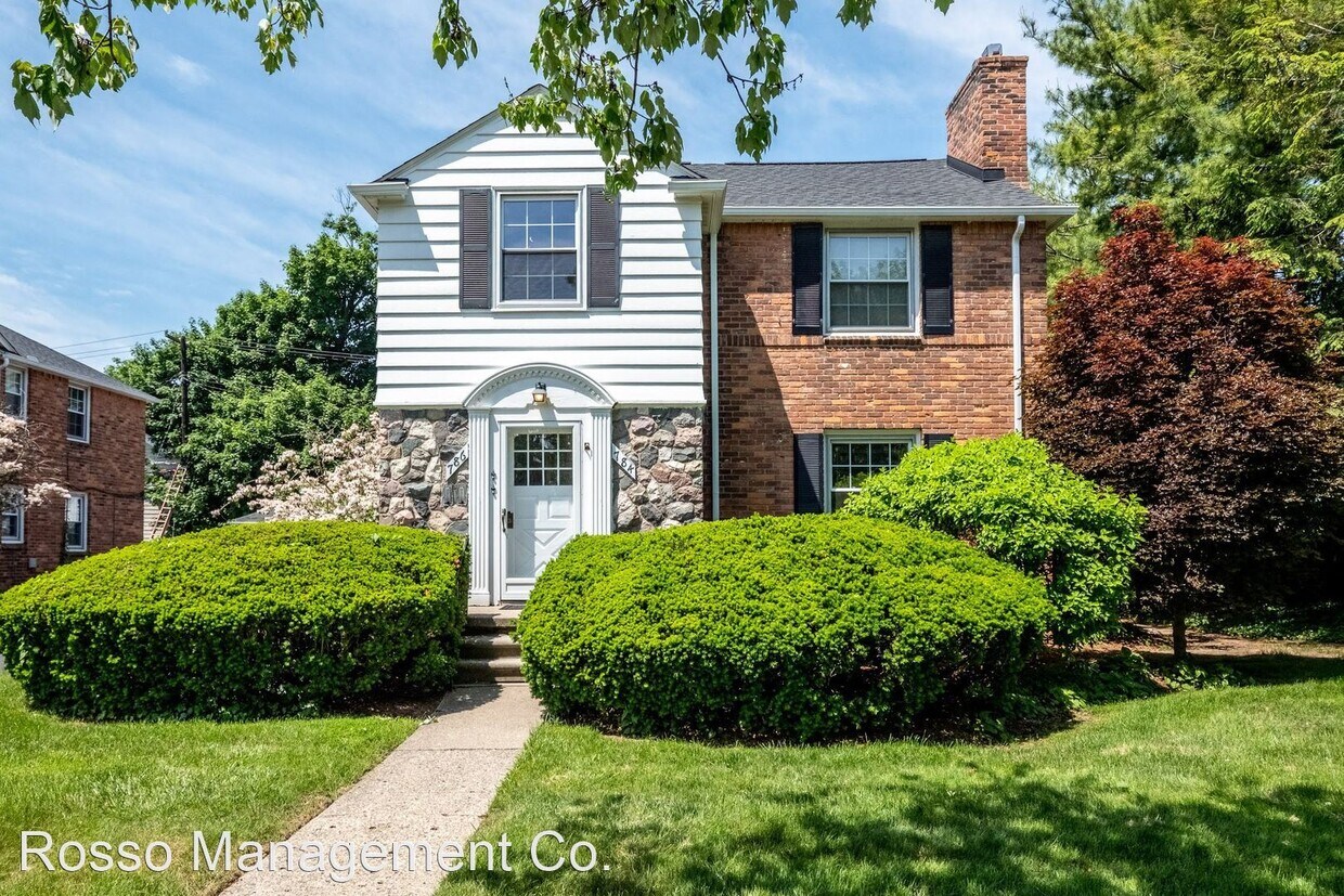 Foto principal - 786-822 Henrietta St