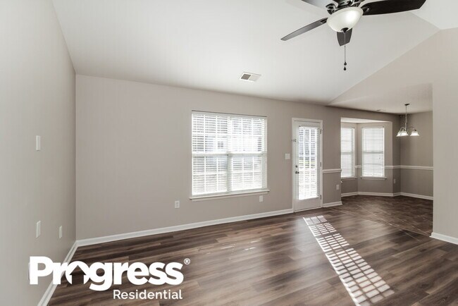 Foto del edificio - 2329 Ivy Run Dr