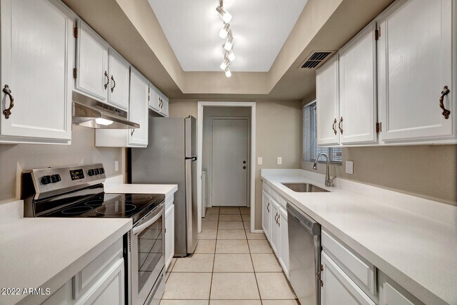 Foto del edificio - 4573 W McLellan Rd