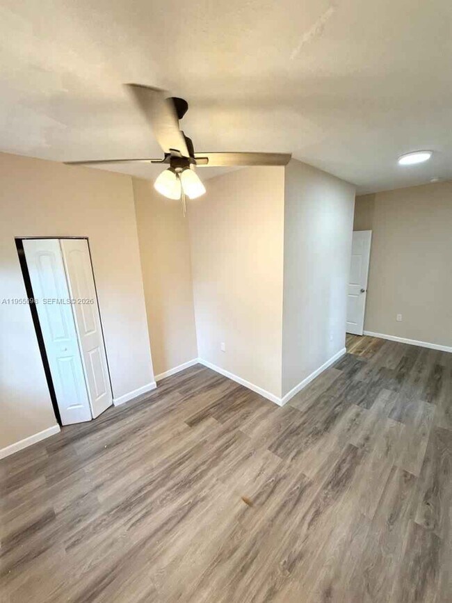 Building Photo - 1340 Peri St