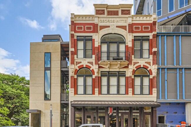 Building Photo - 135 E Commerce St