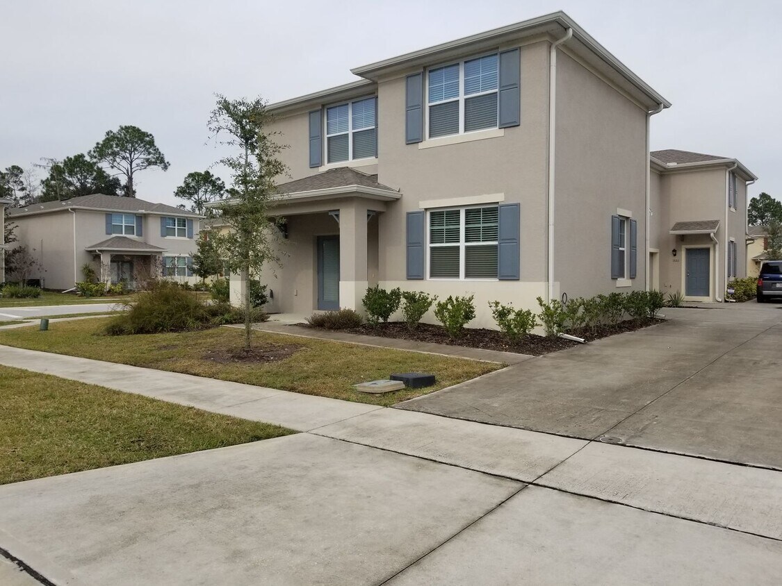 Foto principal - Spacious Townhome 3 Bedroom 2.5 Bathroom
