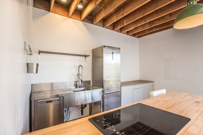 Foto del edificio - 289 S Barrington Ave