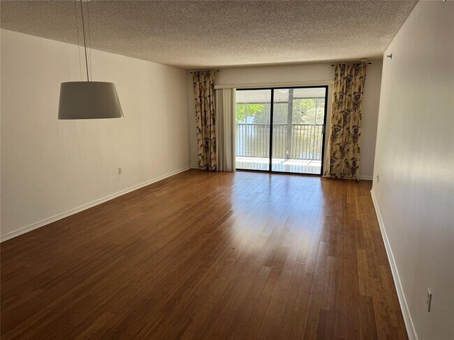 Foto del edificio - 2334 S Cypress Bend Dr