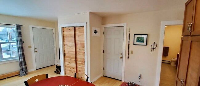 Foto del edificio - 3 Bedroom Townhome on Hunters Way