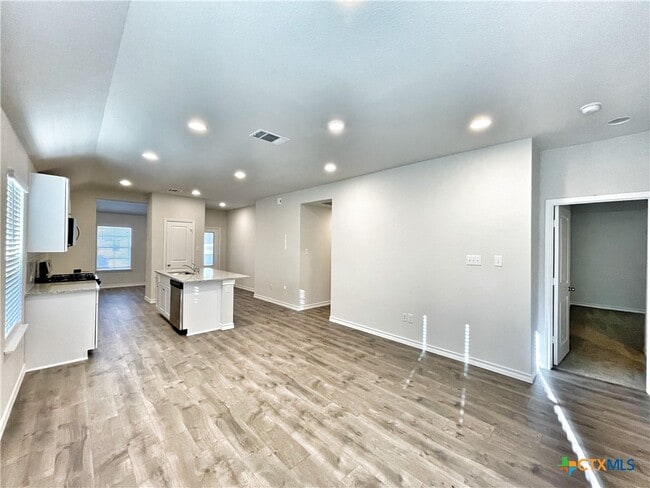 Foto del edificio - 388 Arbor Hills