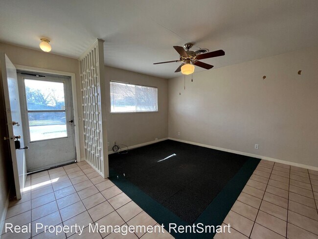 Building Photo - 2 br, 1 bath House - 102 E. Croslin Street