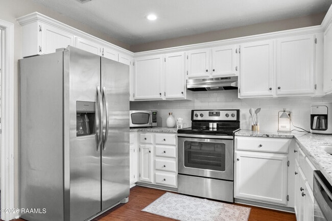 Building Photo - 401 Pinto St