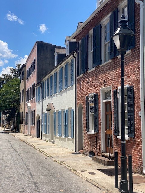 Foto del edificio - 811 Colony Dr