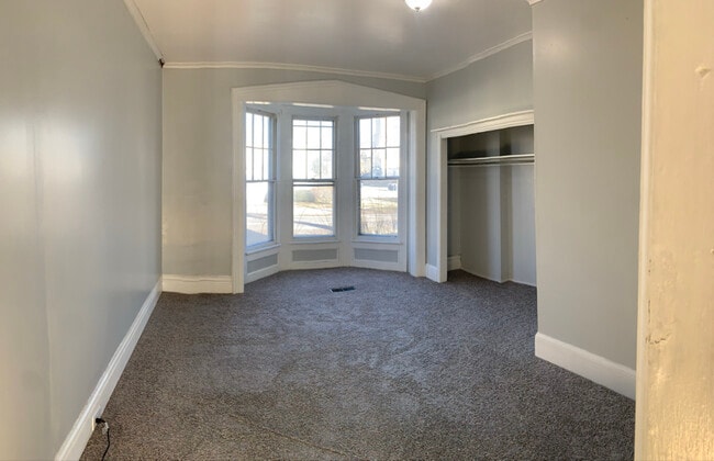 Building Photo - 131 Caledonia St