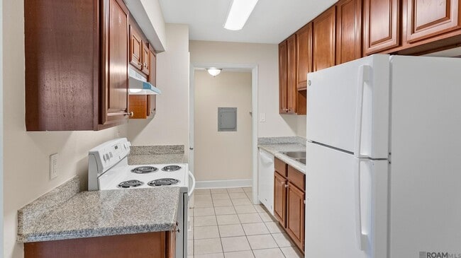 Building Photo - 1066 Manson Dr