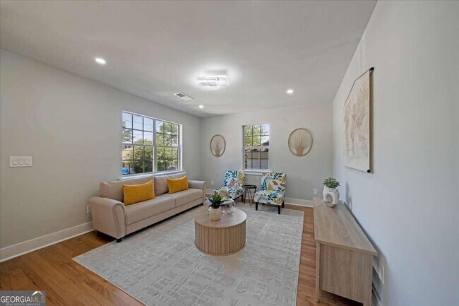 Foto del edificio - 152 Holiday Ave NE
