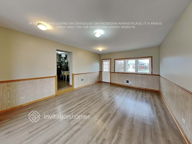 Foto del edificio - 8741 Sproat Ave