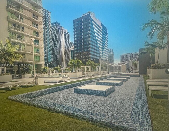 Foto del edificio - 690 SW 1st Ct