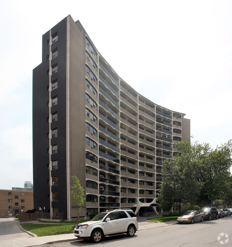 Primary Photo - Erskine Heights