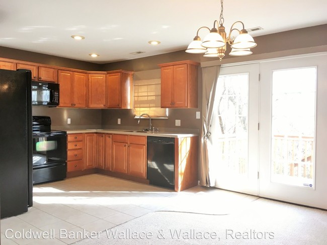 Building Photo - 838 Blue Spruce Way