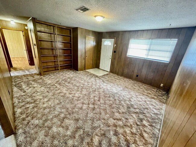 Building Photo - 2947 Ruby Dr