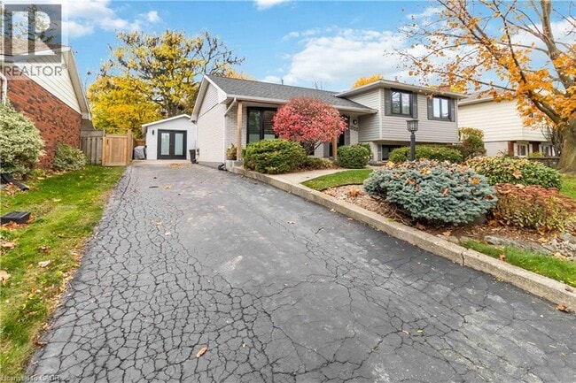 Photo du bâtiment - 1332 Majestic Dr