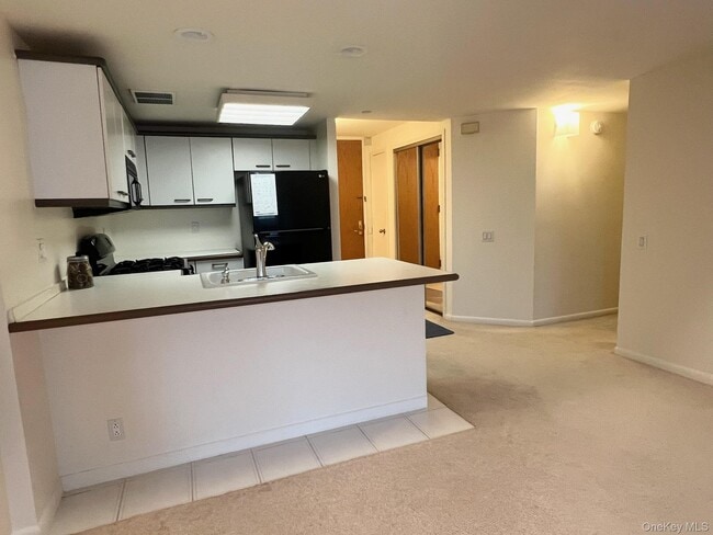 Building Photo - 50 E Hartsdale Ave