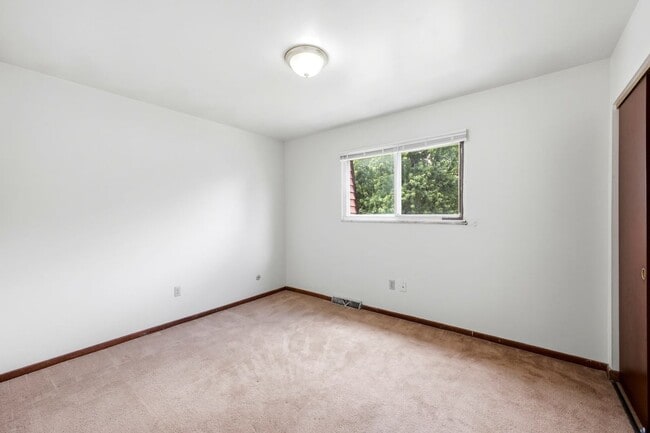 Building Photo - 1579 Briarwood Ave
