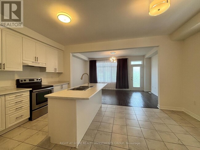 Building Photo - 74 Beechborough Cres