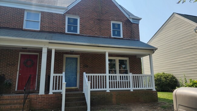 Building Photo - 1511 Lakeview Ave