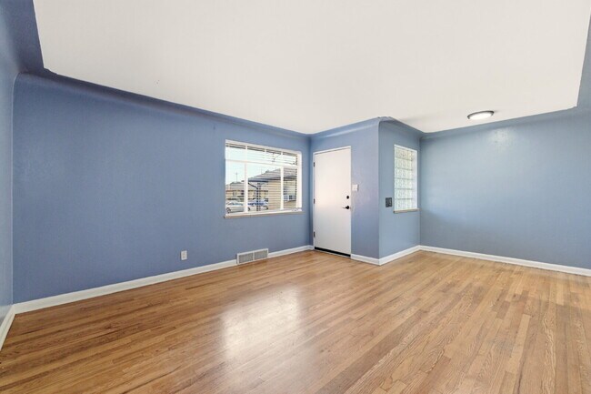 Foto del edificio - Charming 2 Bed 1 Bath in Park Hill!