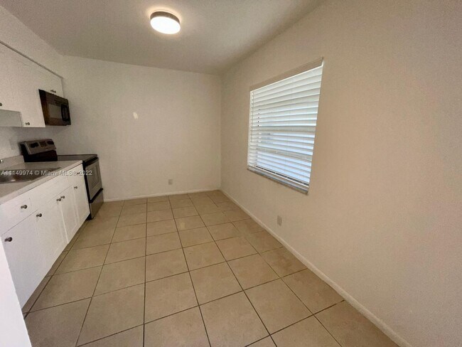 Building Photo - 3970 NW 30th Terrace