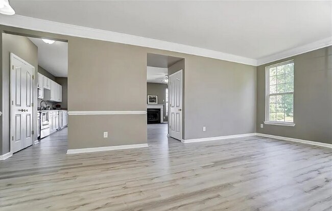 Foto del edificio - 7659 Bluff Point Ln