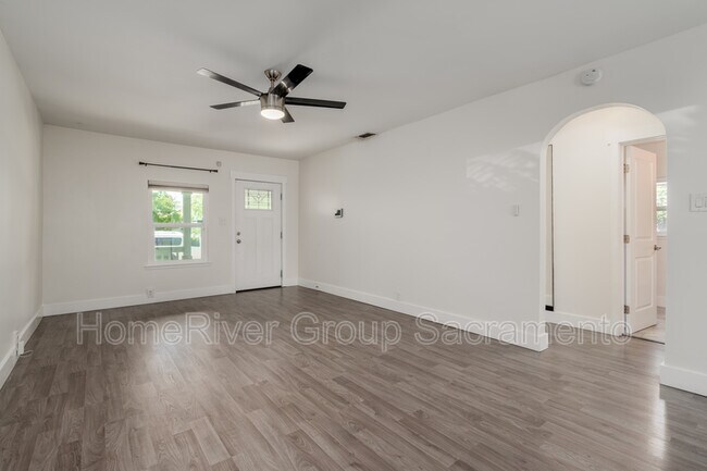 Building Photo - 3511 7th Ave