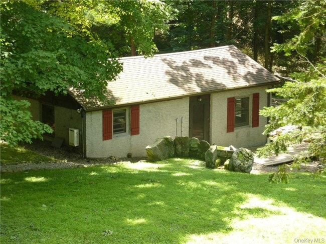 Building Photo - 39 Laurelton Rd