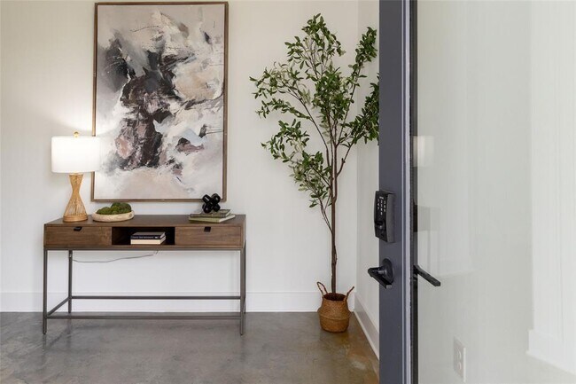 Foto del edificio - 3807 E 51st St